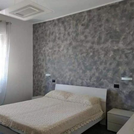 Ad Un Passo Dal Mare Savona Exterior foto